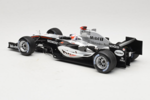 McLaren MP4-20 Mercedes #9 K. Raikkonen F1 2005 Minichamps 1:18 B66962337 Diecast - image 5 of 6