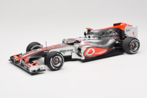 McLaren MP4-25 Mercedes #1 J. Button Vodafone McLaren Showcar F1 2010 Minichamps 1:18 530101801 Diecast