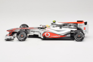 McLaren MP4-25 Mercedes #2 L. Hamilton Vodafone McLaren F1 2010 Minichamps 1:18 530101802 Diecast - image 3 of 7