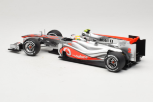 McLaren MP4-25 Mercedes #2 L. Hamilton Vodafone McLaren F1 2010 Minichamps 1:18 530101802 Diecast - image 5 of 7