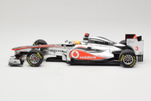 McLaren MP4-26 Mercedes #3 L. Hamilton Vodafone McLaren F1 2011 Minichamps 1:18 530111803 Diecast - image 3 of 7