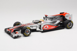 McLaren MP4-26 Mercedes #3 L. Hamilton Vodafone McLaren Showcar F1 2011 Minichamps 1:18 530111873 Diecast