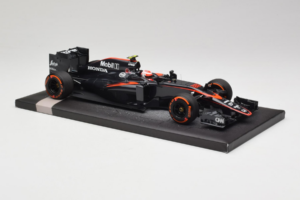 McLaren MP4-30 Honda #22 J. Button McLaren Honda F1 Team Spanish Grand Prix 2015 Minichamps 1:18 537151122 Diecast - image 4 of 7