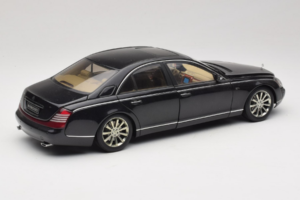 Maybach 57S Black AUTOart 1:18 76156 Diecast - image 3 of 7