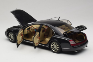 Maybach 57S Black AUTOart 1:18 76156 Diecast - image 5 of 7