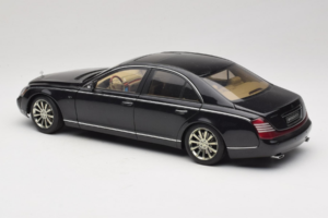 Maybach 57S Black AUTOart 1:18 76156 Diecast - image 6 of 7