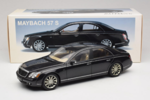 Maybach 57S Black AUTOart 1:18 76156 Diecast - image 7 of 7