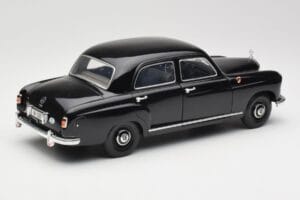 Mercedes 180 W120 Ponton Black Revell 1:18 08973 Diecast - image 3 of 8
