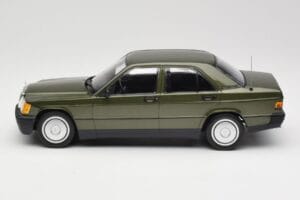 Mercedes 190E W201 Green Metallic Minichamps 1:18 155037001 Diecast - image 3 of 6