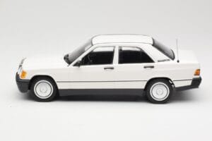 Mercedes 190E W201 White Minichamps 1:18 155037002 Diecast - image 3 of 6