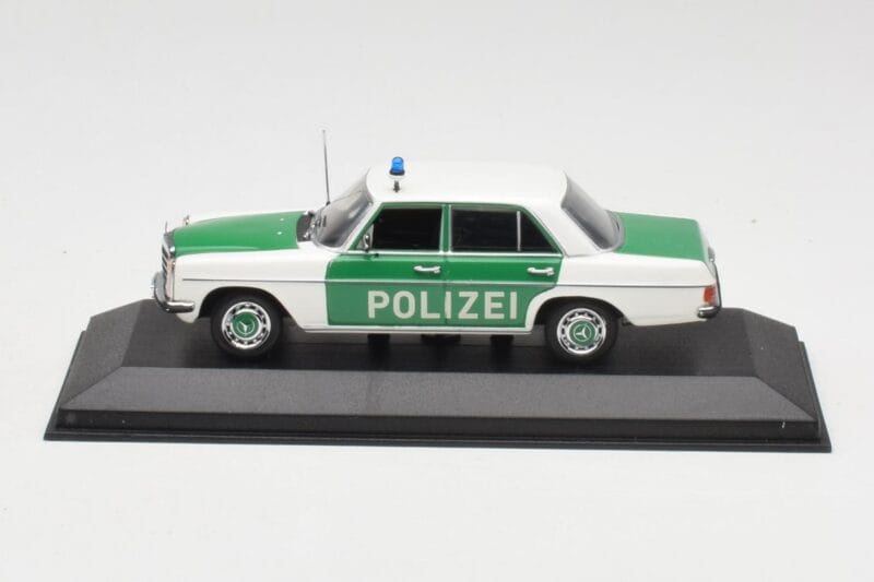 Mercedes 200 W115 Police Minichamps 1:43 Mercedes 200 W115 Police Minichamps 1:43 400034090 Diecast