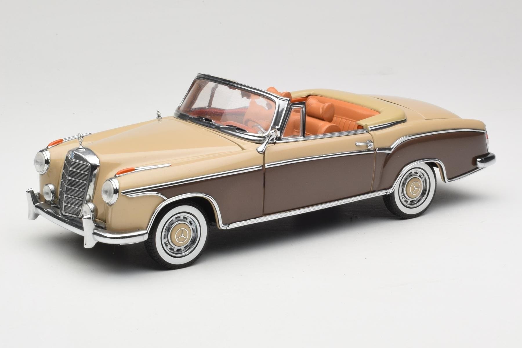 Mercedes 220 SE W128 Cabriolet Bronze Red Sun Star 1:18