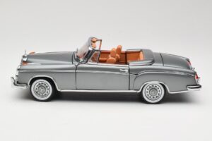 Mercedes 220 SE W128 Convertible Grey Metallic Sun Star 1:18 3352-M1 Diecast - image 4 of 8
