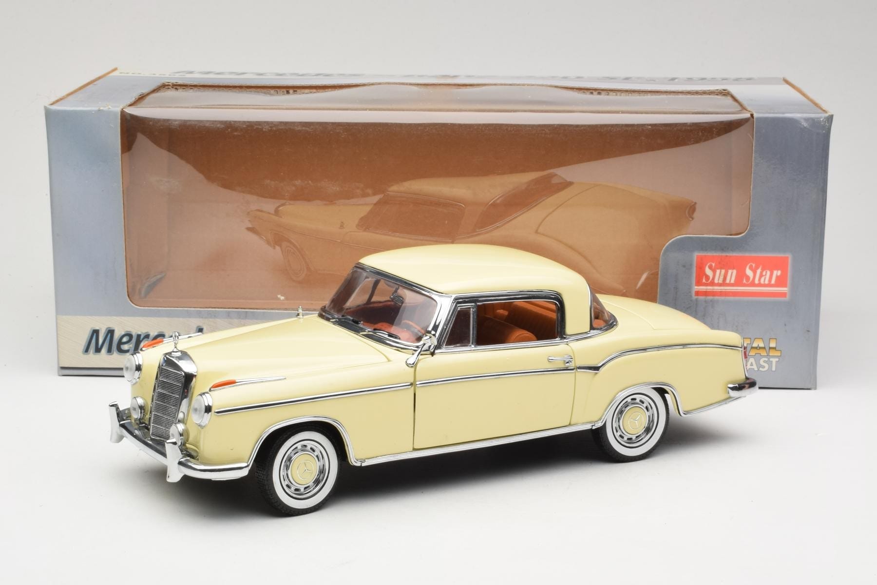 Mercedes 220 SE W128 Coupe Beige Sun Star 1:18