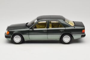 Mercedes 230E W124 Night Green Metallic Norev 1:18 183952 Diecast - image 4 of 8