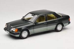 Mercedes 230E W124 Night Green Metallic Norev 1:18 183952 Diecast