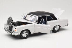 Mercedes 280 SE W111 Cabriolet Light Grey Norev 1:18 183530 Diecast - image 2 of 8