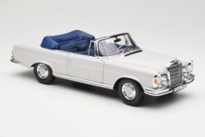 Mercedes 280 SE W111 Cabriolet Light Grey Norev 1:18 183530 Diecast - image 6 of 8