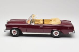 Mercedes 280SE W108 Bordeaux Red Maisto 1:18 31811 Diecast - image 4 of 8