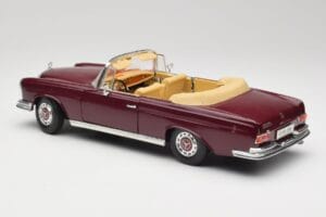Mercedes 280SE W108 Bordeaux Red Maisto 1:18 31811 Diecast - image 7 of 8