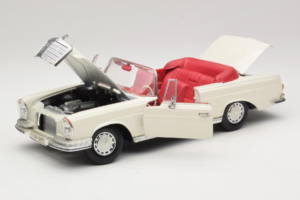 Mercedes 280 SE W108 White Maisto 1:18 52111 Diecast - image 2 of 8
