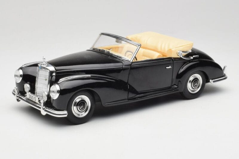 Mercedes 300 S W188 Cabriolet Black Tchibo 1:18 36782 Diecast