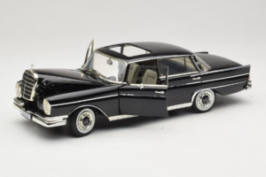 Mercedes 300 SE W112 Black Metallic Revell 1:18 08910 Diecast - image 2 of 8