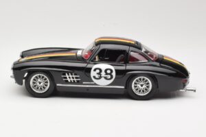 Mercedes 300 SL #38 1954 Bburago 1:18 3015-M1 Diecast - image 4 of 8