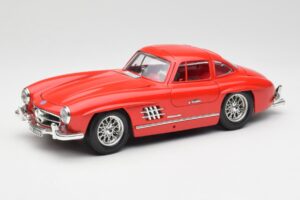 Mercedes 300 SL Red Bburago 1:18 3015 Diecast