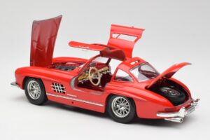 Mercedes 300 SL Red Bburago 1:18 3015 Diecast - image 5 of 8