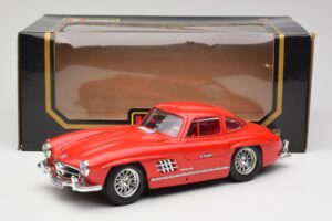 Mercedes 300 SL Red Bburago 1:18 3015 Diecast - image 8 of 8