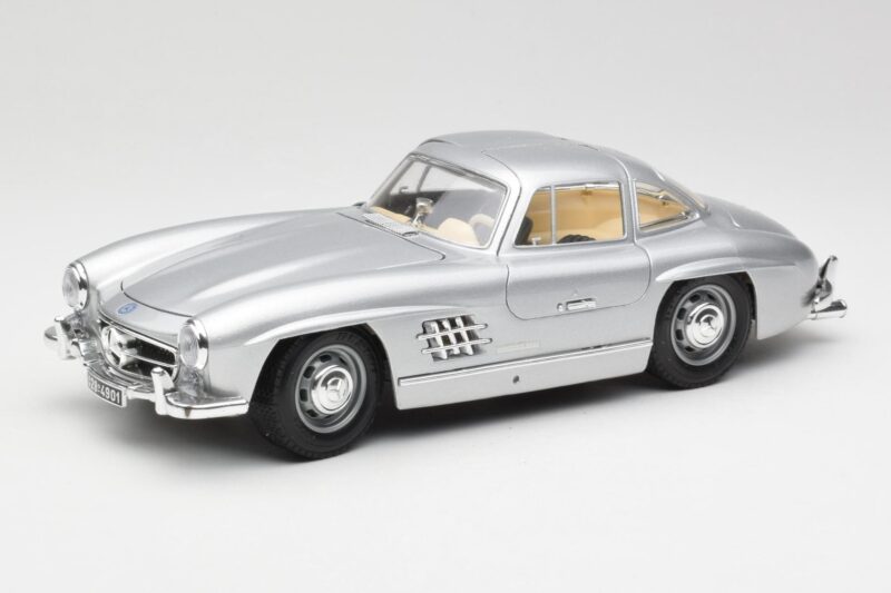 Mercedes 300 SL Silver Bburago 1:18 Mercedes 300 SL Silver Bburago 1:18 3013 Diecast