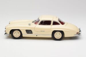 Mercedes 300 SL W198 Cream With Red Interior Minichamps 1:18 180039002 Diecast - image 4 of 8