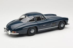Mercedes 300 SL W198 Gullwing Dark Blue Minichamps 1:18 110037216 Diecast - image 3 of 8