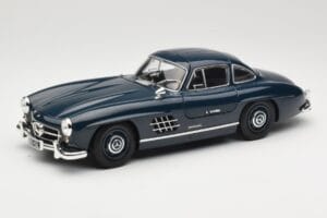 Mercedes 300 SL W198 Gullwing Dark Blue Minichamps 1:18 110037216 Diecast