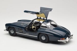 Mercedes 300 SL W198 Gullwing Dark Blue Minichamps 1:18 110037216 Diecast - image 5 of 8