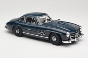Mercedes 300 SL W198 Gullwing Dark Blue Minichamps 1:18 110037216 Diecast - image 6 of 8