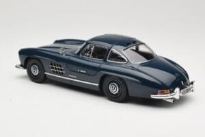 Mercedes 300 SL W198 Gullwing Dark Blue Minichamps 1:18 110037216 Diecast - image 7 of 8