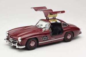 Mercedes 300 SL W198 Gullwing Dark Red Minichamps 1:18 110037218 Diecast - image 2 of 8