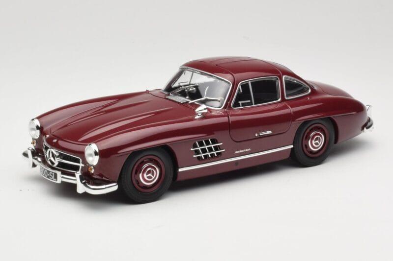 Mercedes 300 SL W198 Gullwing Dark Red Minichamps 1:18 110037218 Diecast