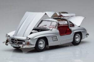 Mercedes 300 SL W198 Gullwing Norev 1:18 183850 Diecast - image 2 of 8