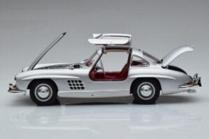 Mercedes 300 SL W198 Gullwing Norev 1:18 183850 Diecast - image 4 of 8