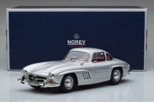 Mercedes 300 SL W198 Gullwing Norev 1:18 183850 Diecast - image 8 of 8
