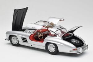 Mercedes 300 SL W198 Gullwing Silver Minichamps 1:18 180039000 Diecast - image 5 of 8