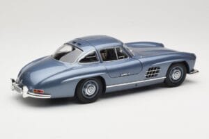 Mercedes 300 SL W198 Gullwing Light Blue Metallic Minichamps 1:18 110037220 Diecast - image 3 of 8