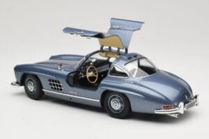 Mercedes 300 SL W198 Gullwing Light Blue Metallic Minichamps 1:18 110037220 Diecast - image 5 of 8