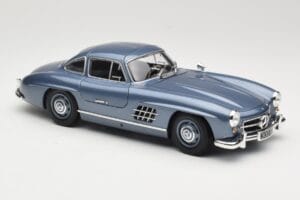 Mercedes 300 SL W198 Gullwing Light Blue Metallic Minichamps 1:18 110037220 Diecast - image 6 of 8