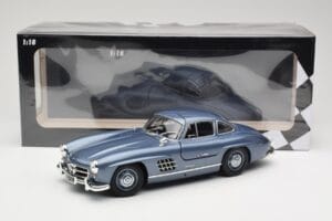 Mercedes 300 SL W198 Gullwing Light Blue Metallic Minichamps 1:18 110037220 Diecast - image 8 of 8