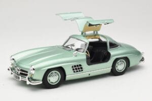 Mercedes 300 SL W198 Gullwing Light Green Metallic Minichamps 1:18 110037221 Diecast - image 2 of 8