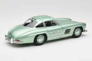 Mercedes 300 SL W198 Gullwing Light Green Metallic Minichamps 1:18 110037221 Diecast - image 3 of 8